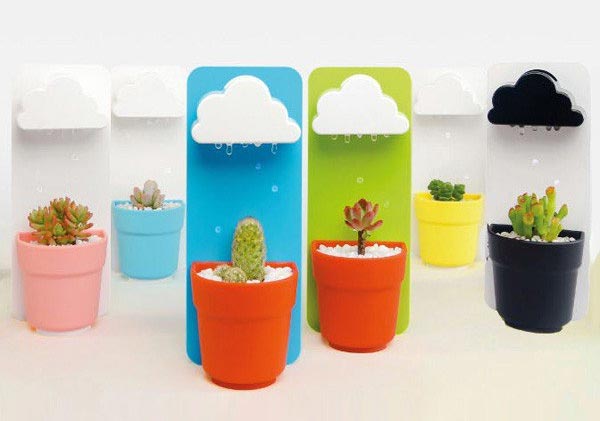 The Rainy Pot waters your plant for you